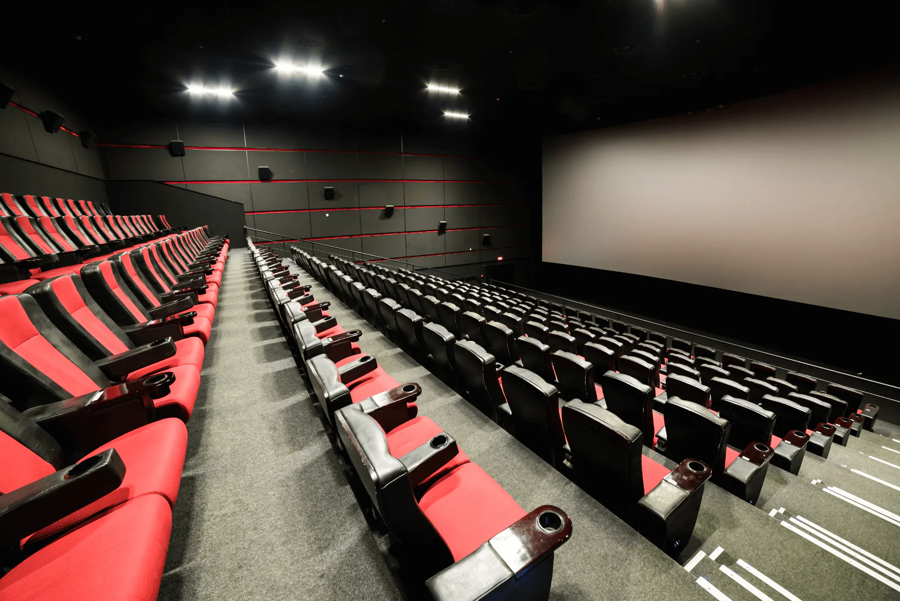 Leuchten in einem Kino